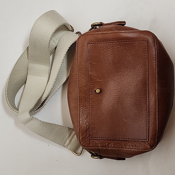 Other - Madewell Brown Leather Transport Crossbody Camera Bag With Adjustable Strap
